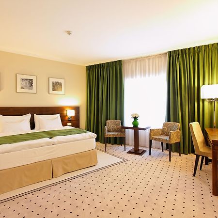 Capital Plaza Hotel Bucarest Esterno foto