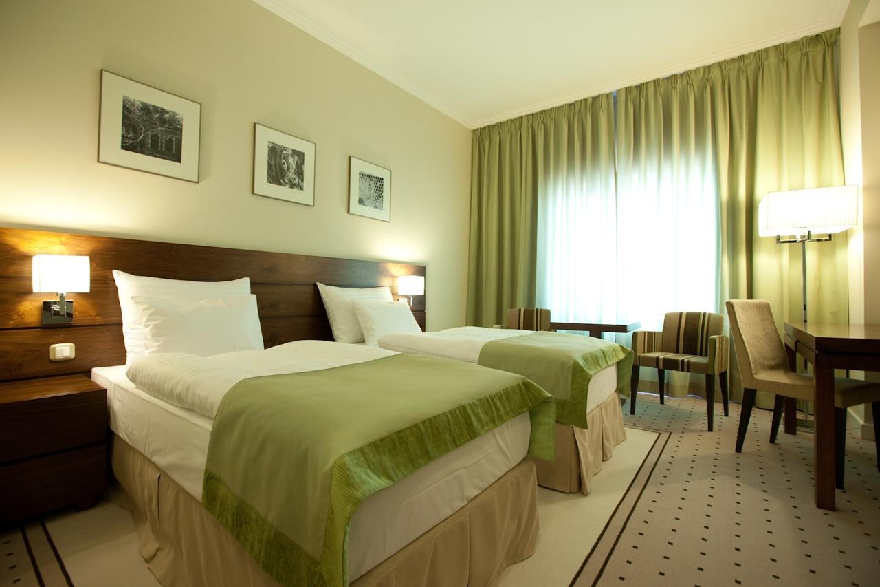 Capital Plaza Hotel Bucarest Esterno foto